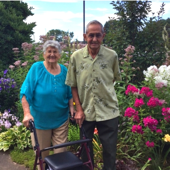 ๐Bloomingdales  OMG - Picture 9 of 10